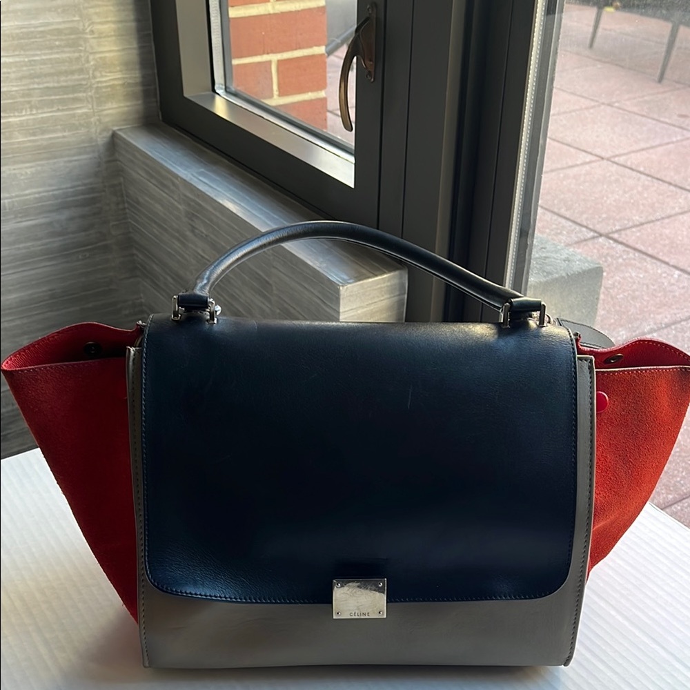 Celine Trapeze Bag medium.
